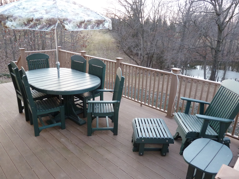 The Dimmitts' Amish Poly Vinyl Patio Set - Amish Furniture Factory